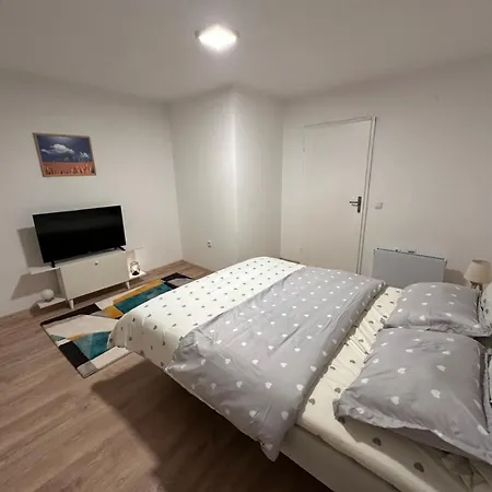 Hotel Kuca Kraj Teniskih Terena