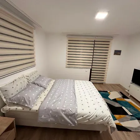 Hotel Kuca Kraj Teniskih Terena Pale