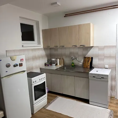 Kuca Kraj Teniskih Terena Hotel Pale